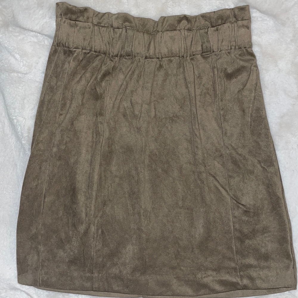 Dynamite brown suede skirt, with removal tie